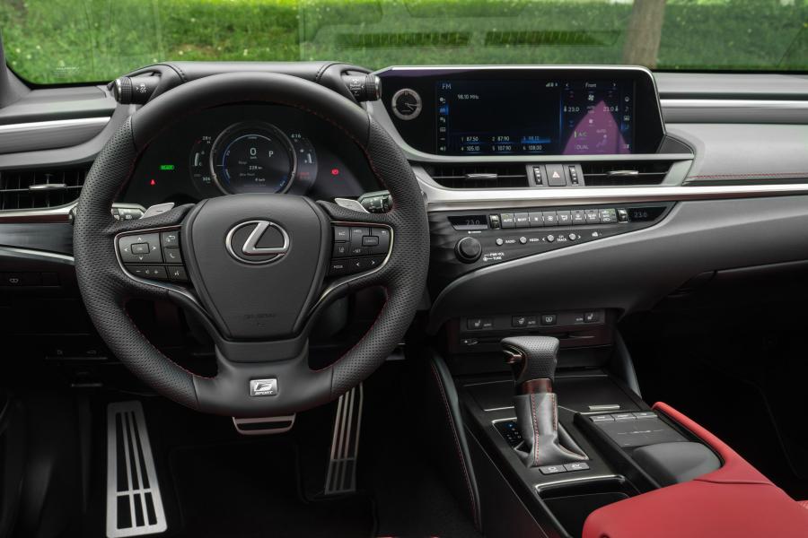Торпедо Lexus ES300h F-Sport 2018 года  (WW) (фото 23 из 46)